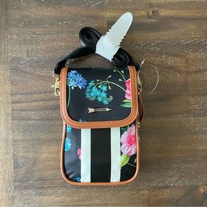 Stella & Dot Getaway Essentials Crossbody Bag